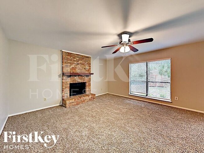 Foto del edificio - 5304 Gregory Drive
