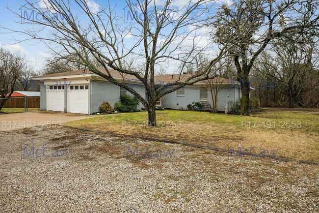 Building Photo - 223 Annetta Rd