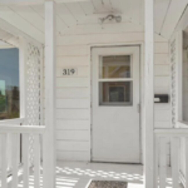 Foto del edificio - 319 N 22nd Ave W