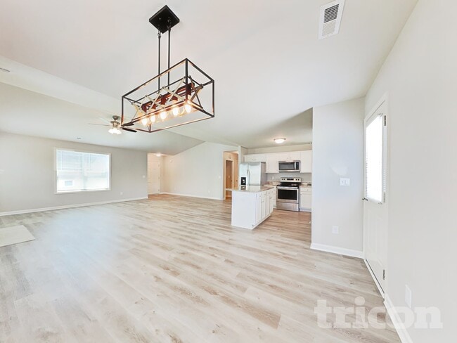 Building Photo - 123 Willow Ridge Cir