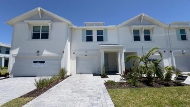Building Photo - 475 Salisbury Cir