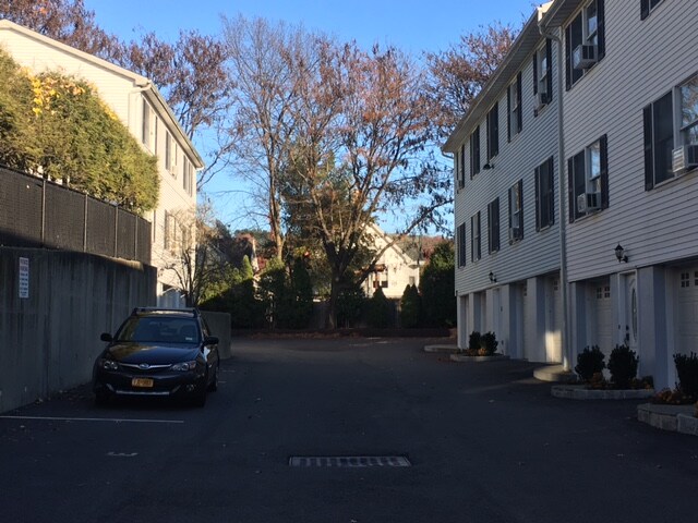 Entrance to Pocantico Park - 48 Pocantico St