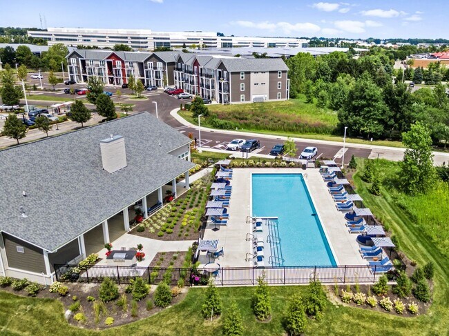 Building Photo - The Zelle at Polaris