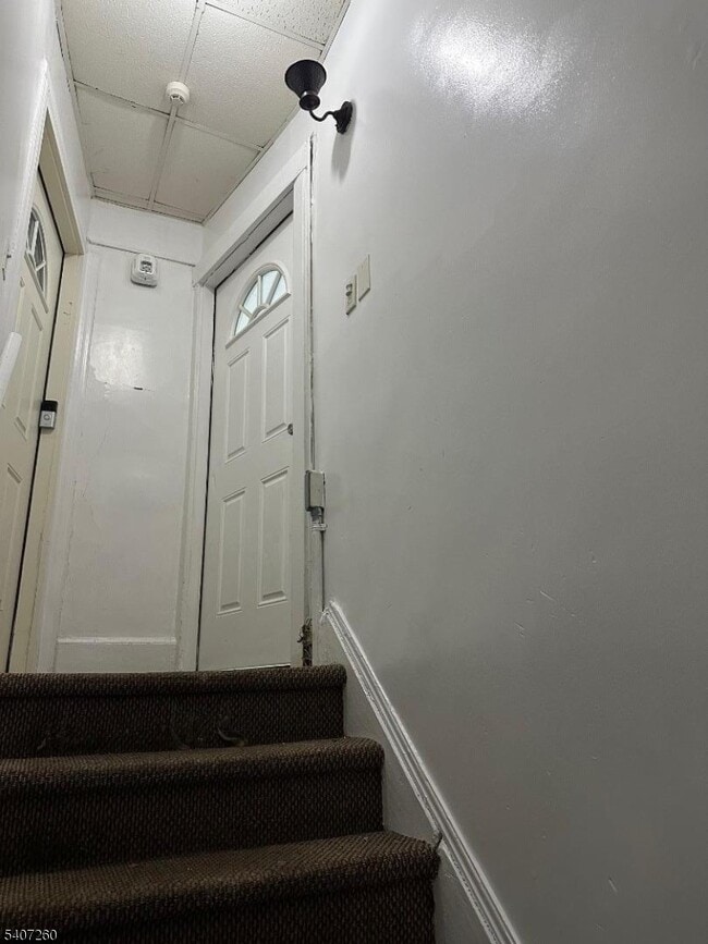 Building Photo - 336 Broad St