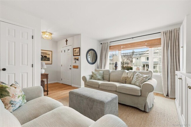 Foto del edificio - 357 Midland Ave