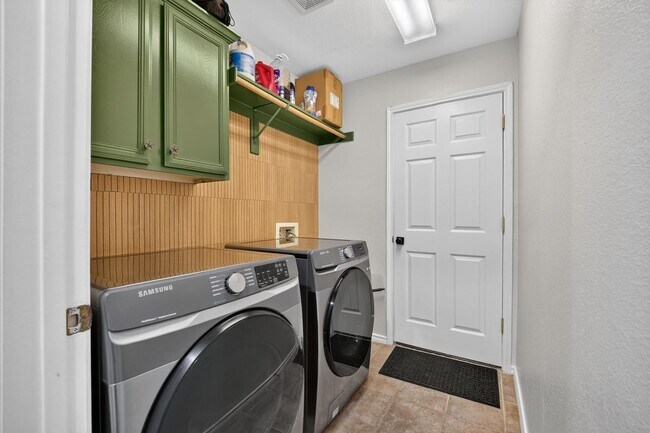 Foto del edificio - 9906 Ashmont Dr