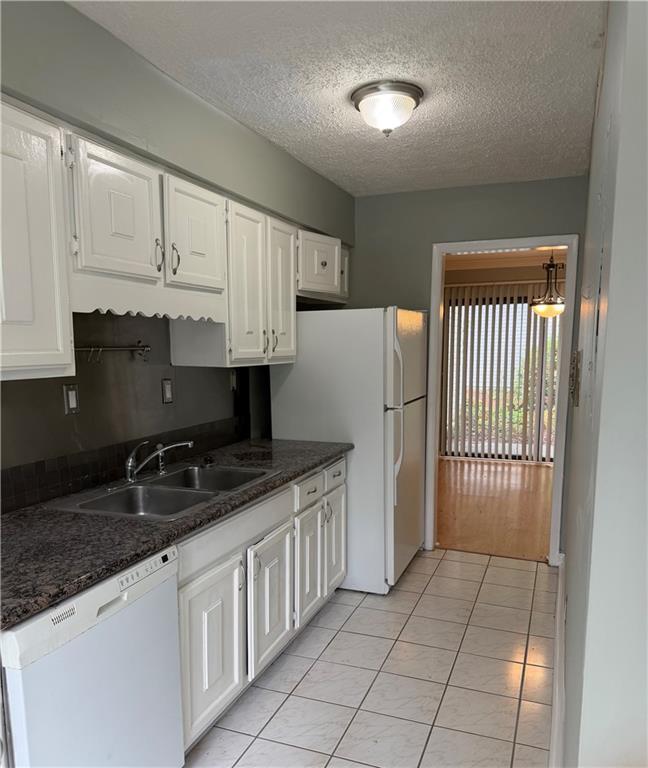 Building Photo - 2638 Briarwood Dr SE