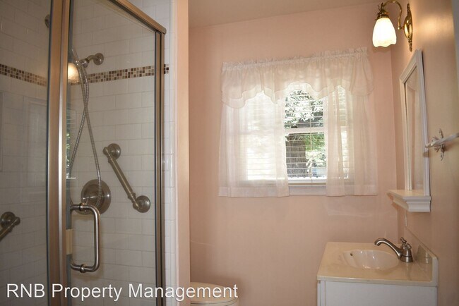 Foto del edificio - 2 br, 1 bath House - 5072 7th Avenue
