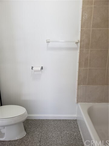 Foto del edificio - 1548 Kwis Ave