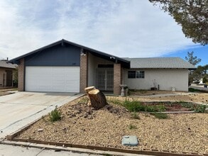 Building Photo - 337 Peg St