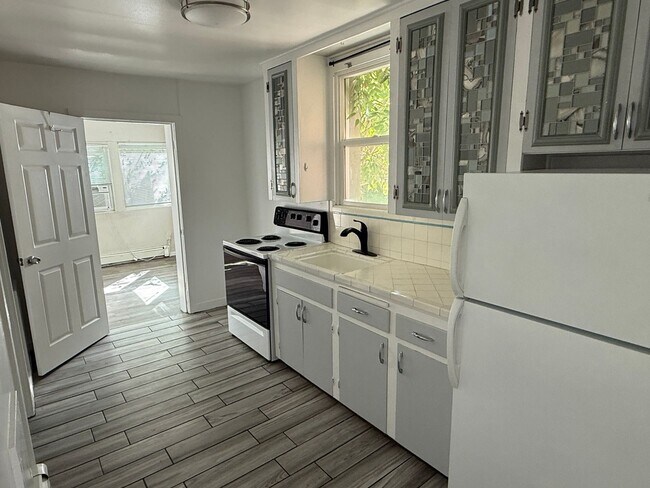 Foto del edificio - Beautiful one bedroom in the heart of the ...