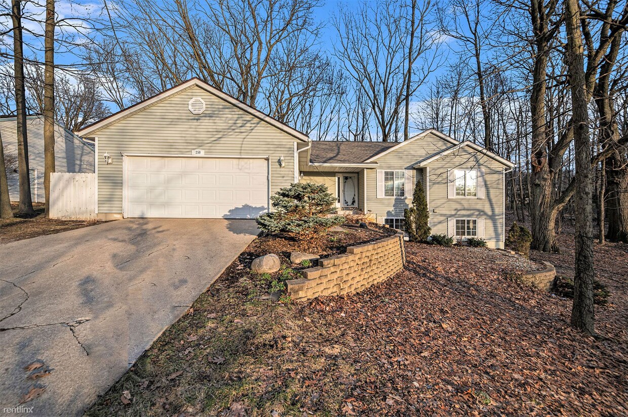 Primary Photo - 3 br, 3 bath House - 250 Fairway Ct