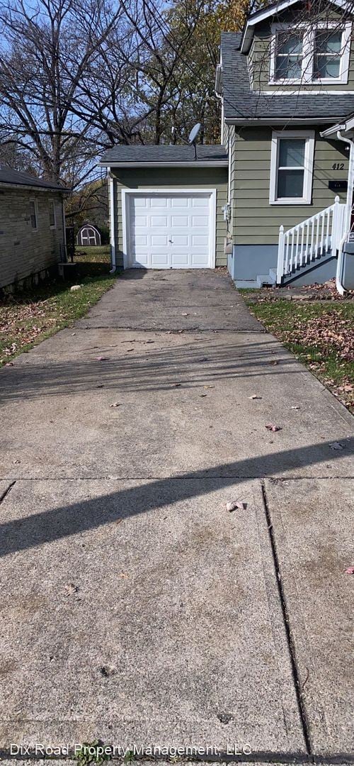 Building Photo - 3 br, 1 bath House - 412 Burton Road,