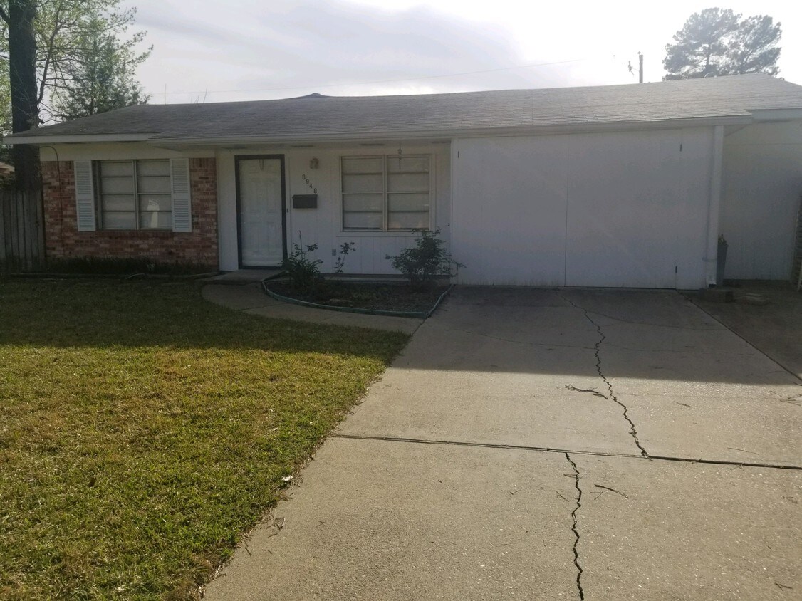 Primary Photo - 8948 Hilton Dr