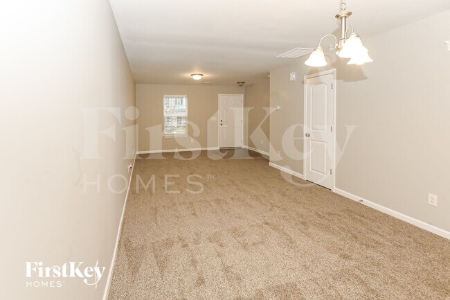 Foto del edificio - 5727 Natick Dr