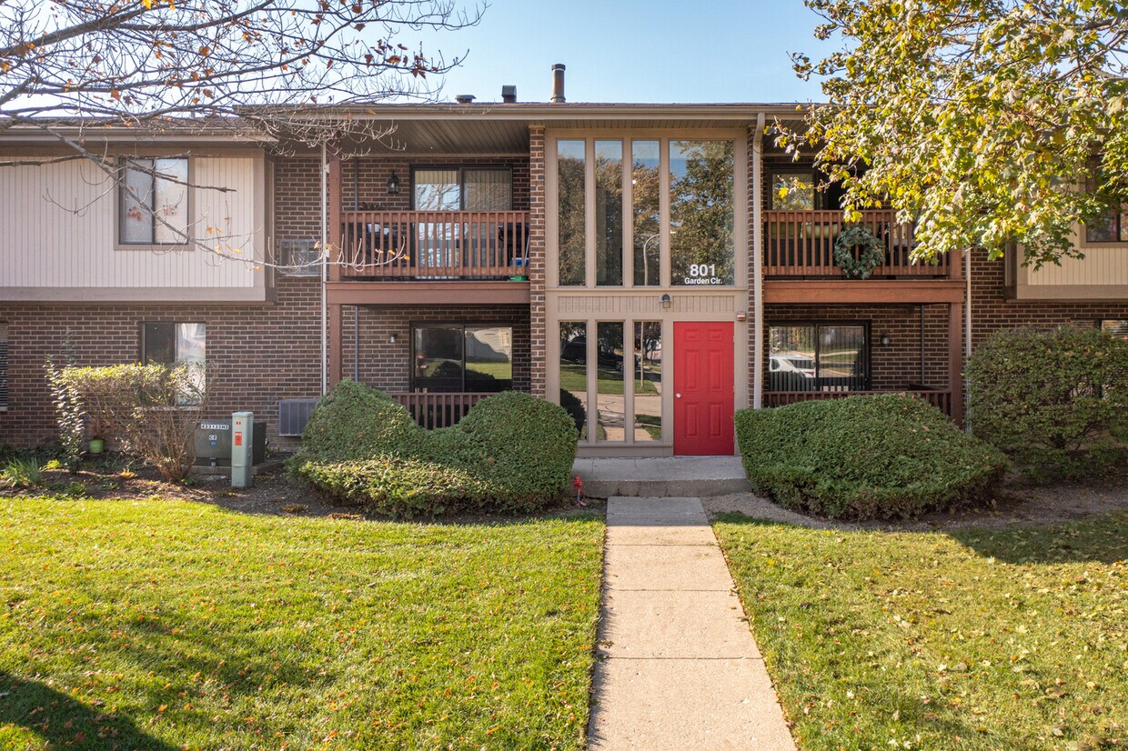 Primary Photo - 801 Garden Cir