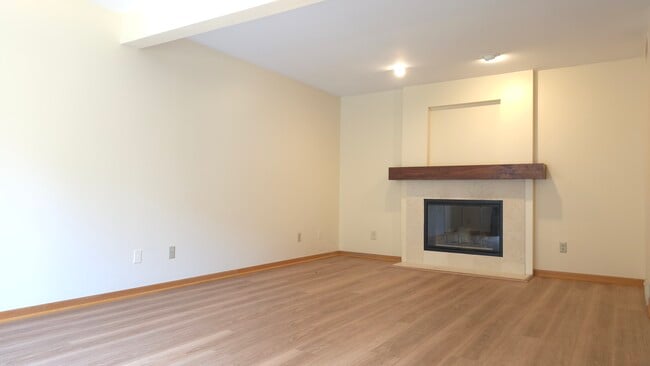 Building Photo - 69 Ponwood Cir