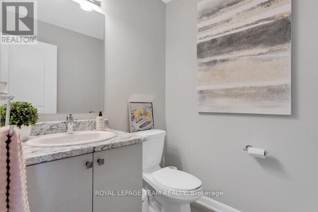 Building Photo - 2030 Caltra Cres