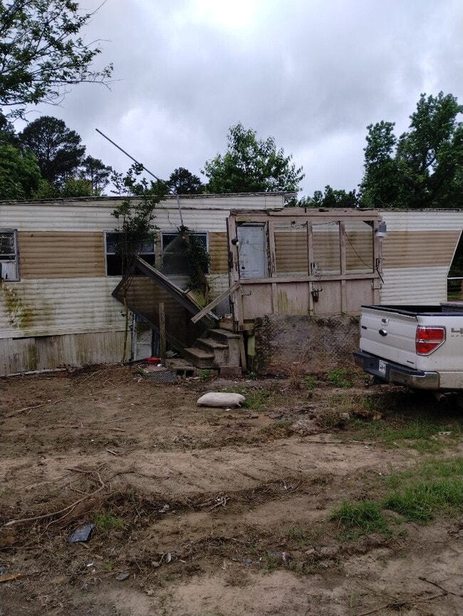 Building Photo - 3000 Poplar St