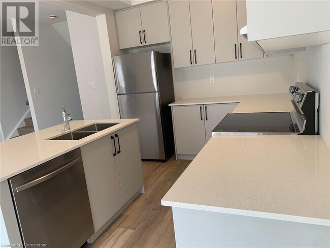 Building Photo - 155 Equestrian Way