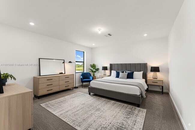 Foto del edificio - 7448 Lenora Ln
