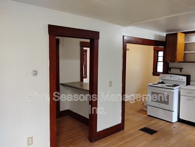 Photo - 374 Riverside Ave House