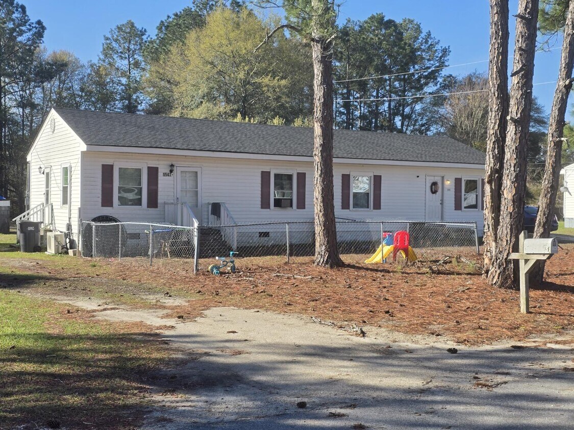 Foto del edificio - 1547 Center St