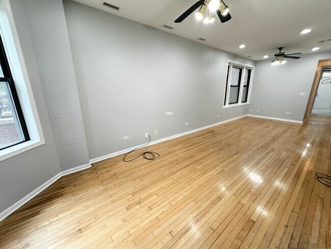Building Photo - 3748 N Clifton Ave