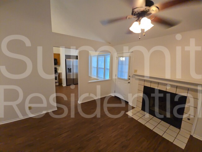 Foto del edificio - 1607 Parkwood Dr