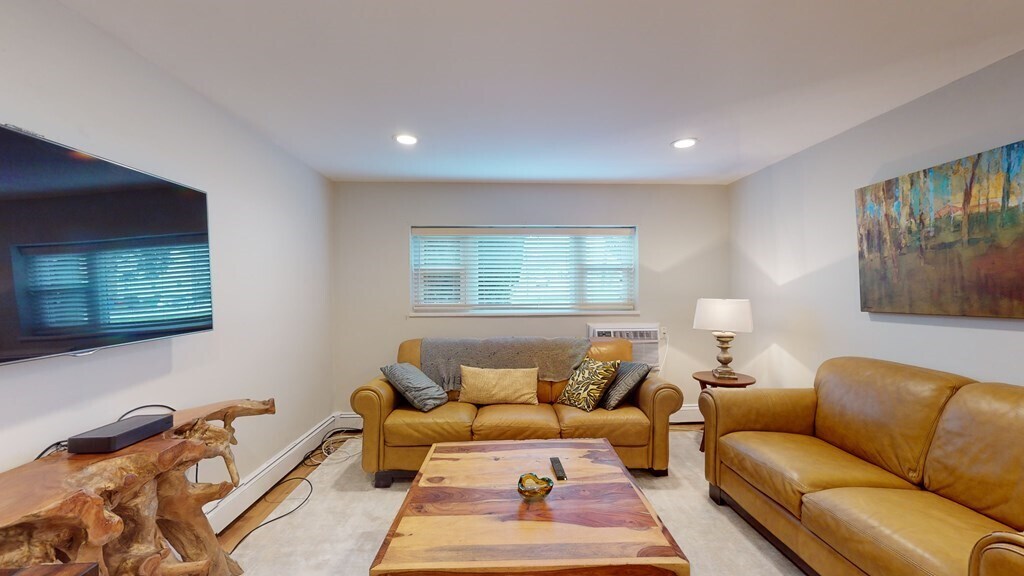 Foto principal - 366 Elliot St