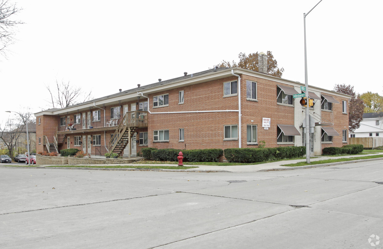 Building Photo - 1500-1508 S 92nd St