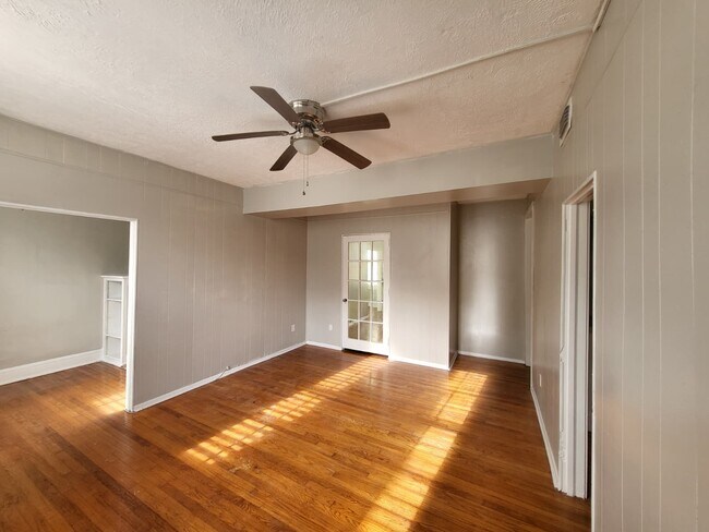 Foto del edificio - 1308 Willow Branch Ave