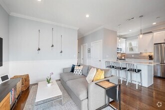 Building Photo - 60 Romsey St