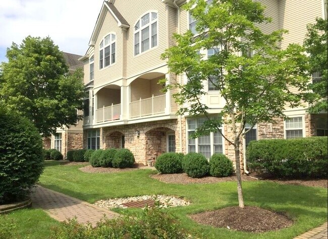 Building Photo - 618 Kensington Ln