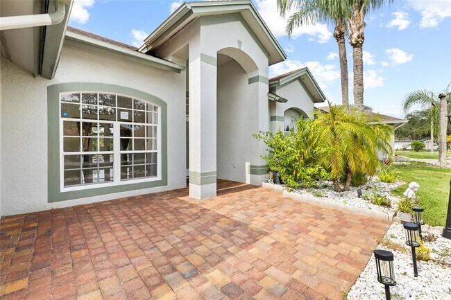 Foto del edificio - 9022 Westbay Blvd