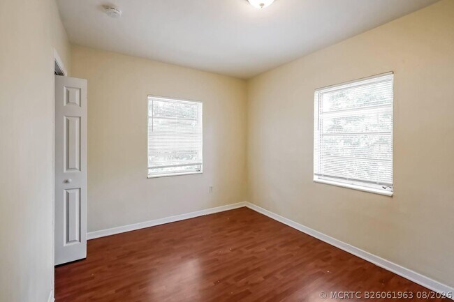 Building Photo - 1815 NE 178th St