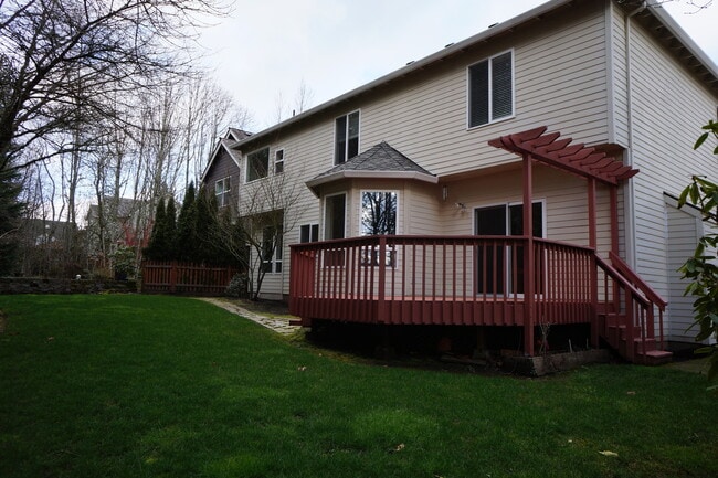 Building Photo - NW Portland Forest Heights Beauty. Flat backyard!