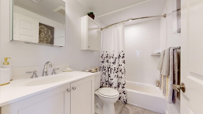 Interior Photo - Waterfall Hills at Canton