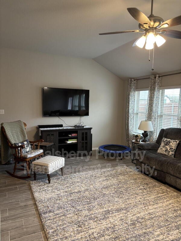 Foto del edificio - 5745 Brookville Dr