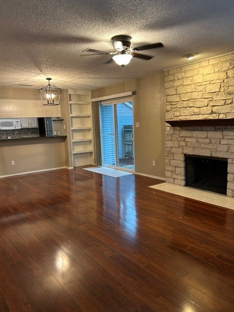 Foto del edificio - 6820 Old Quarry Ln