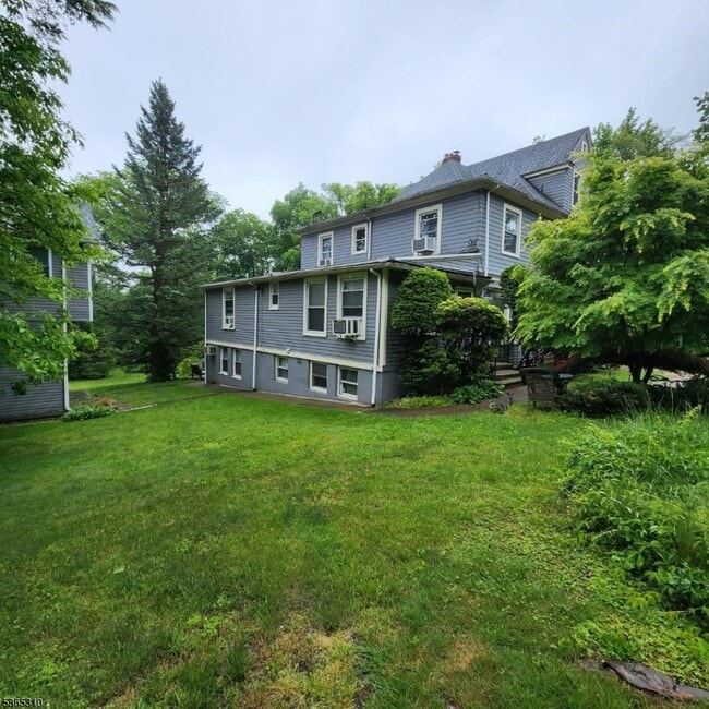 Building Photo - 1283 Valley Rd