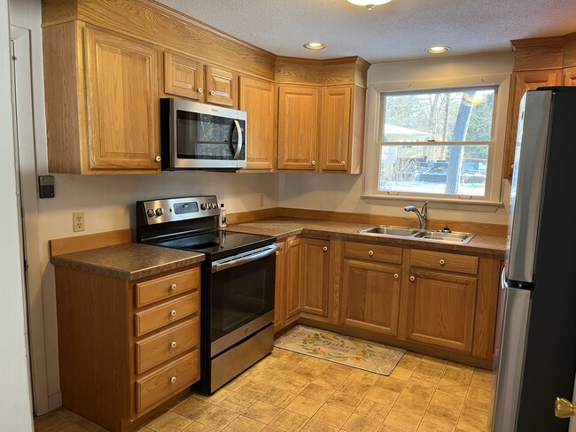 Foto del edificio - 611 Amherst Rd