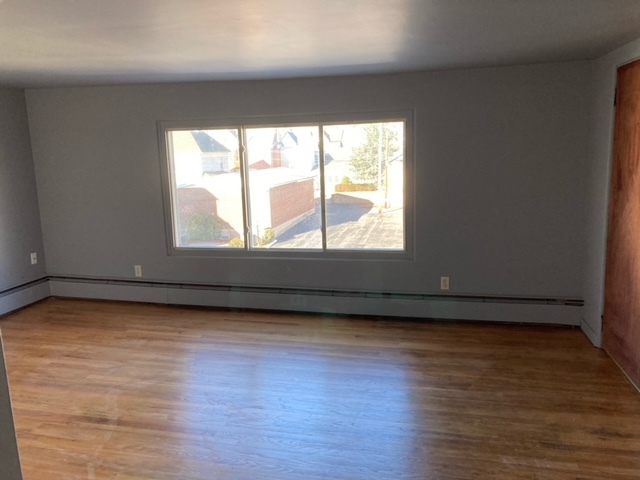 Primary Photo - 323 Willow Ave