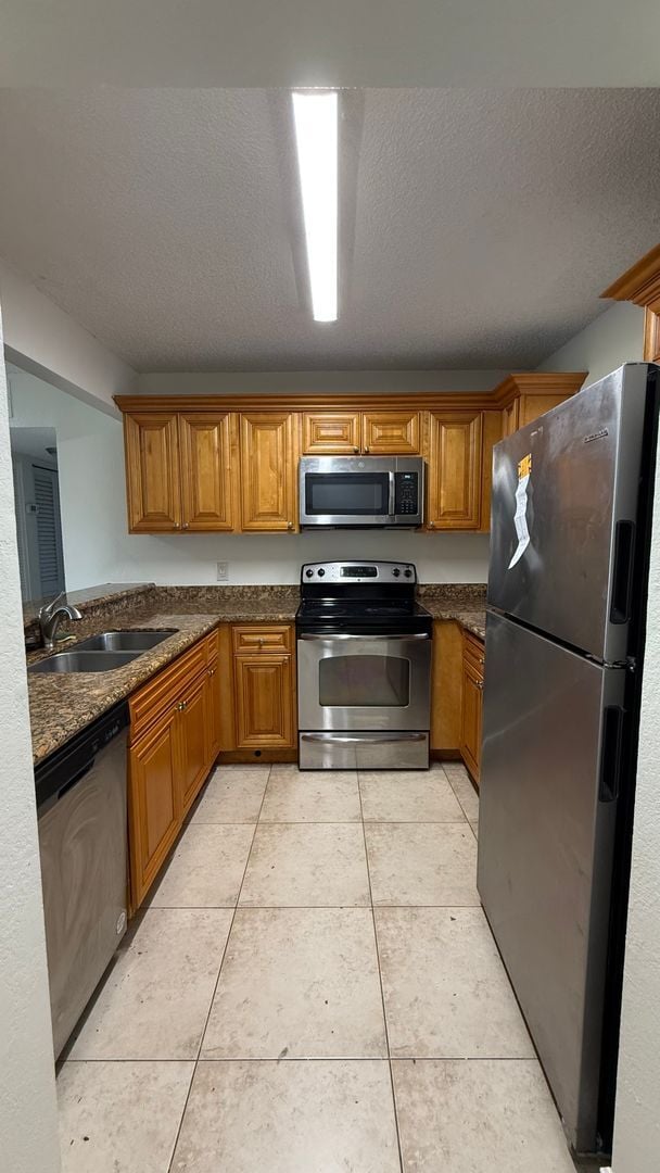 Building Photo - 2BR/2BA Ground-Floor Condo in Palm Beach Grande