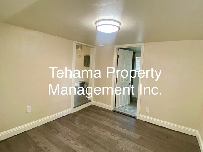 Foto del edificio - Adorable 1 bedroom 1 bathroom downtown Red...