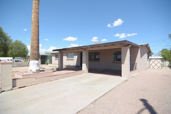 Foto del edificio - Charming 4 Bedroom 1 Bath Home! South Tucs...
