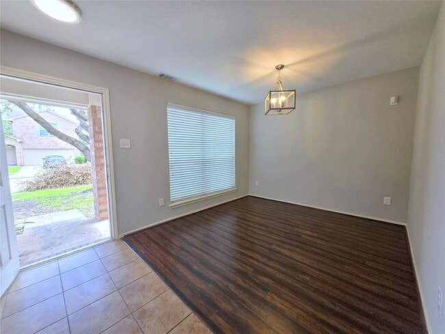 Foto del edificio - 1423 Stone Bluff Dr