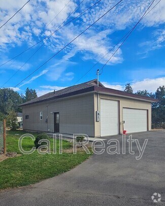 Building Photo - 1504 S Latawah St