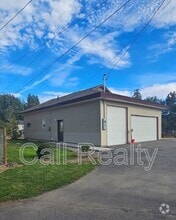 Building Photo - 1504 S Latawah St