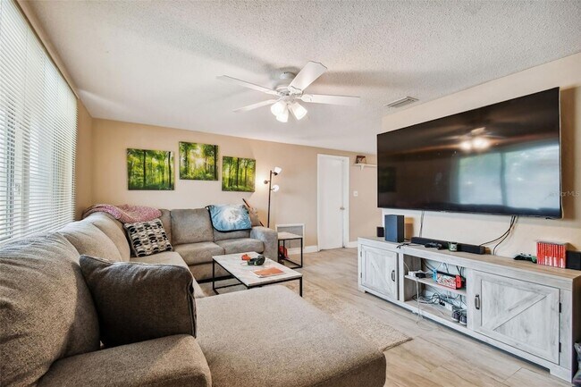 Building Photo - 9715 Gray Fox Ln